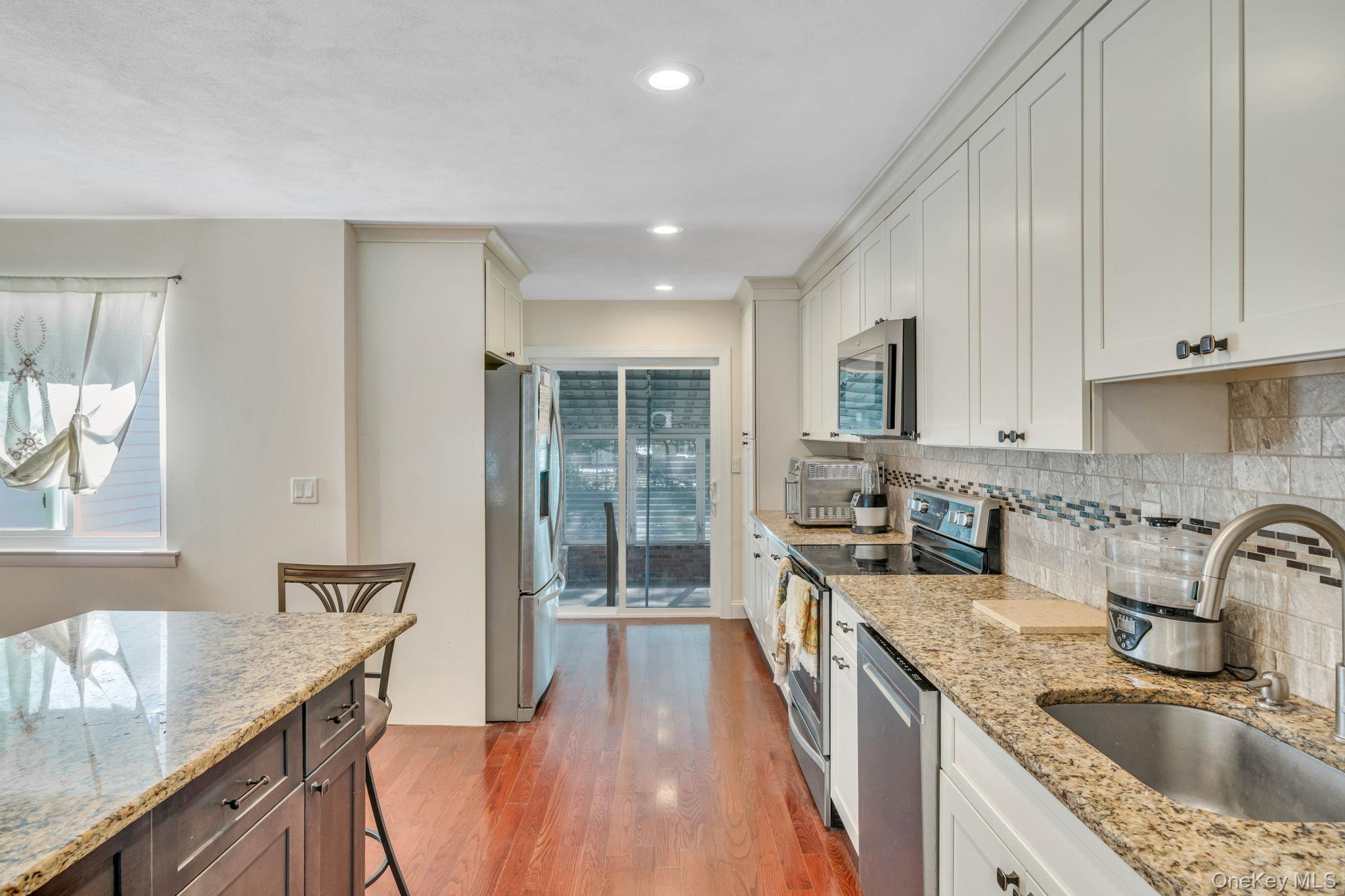 64 Ridgedale Avenue, Farmingville, NY 11738