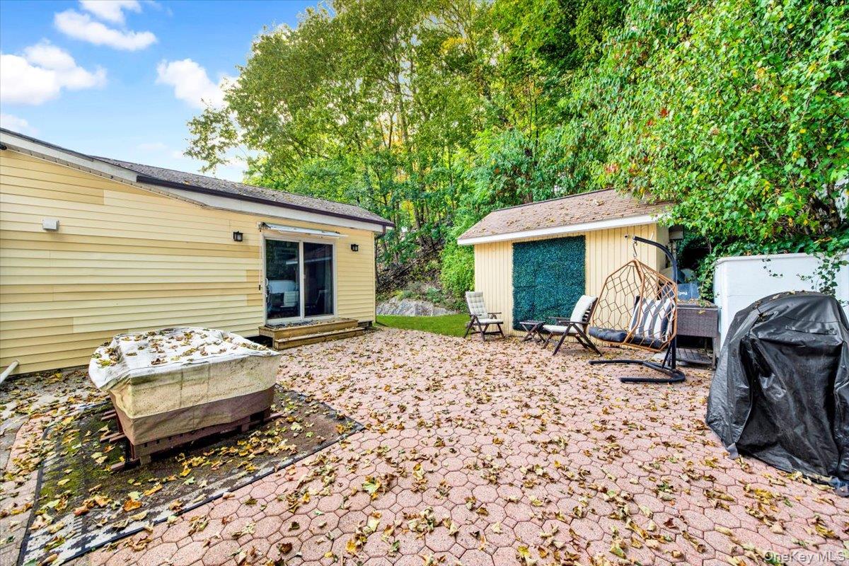 13 Sunset Hill Road, Putnam Valley, NY 10579