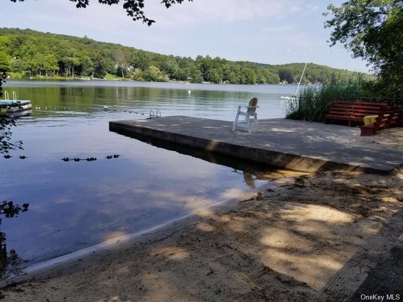 13 Sunset Hill Road, Putnam Valley, NY 10579