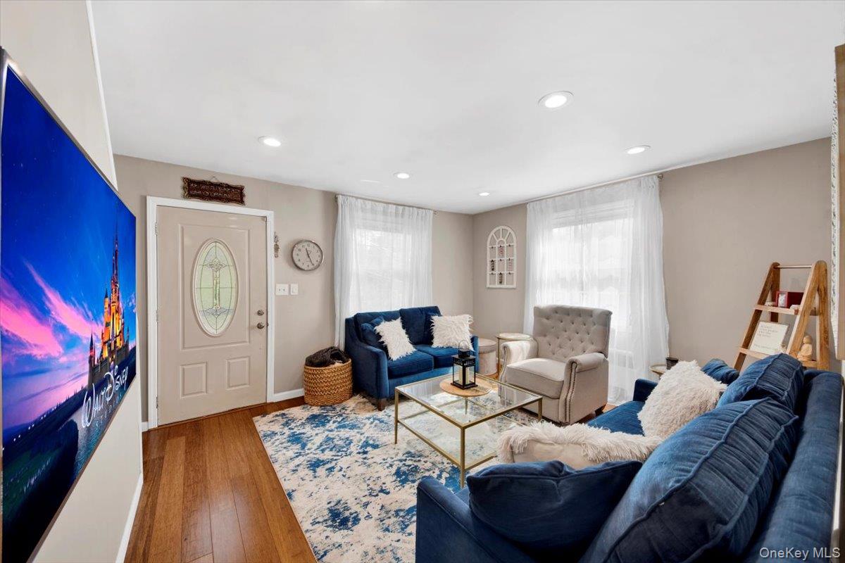 13 Sunset Hill Road, Putnam Valley, NY 10579