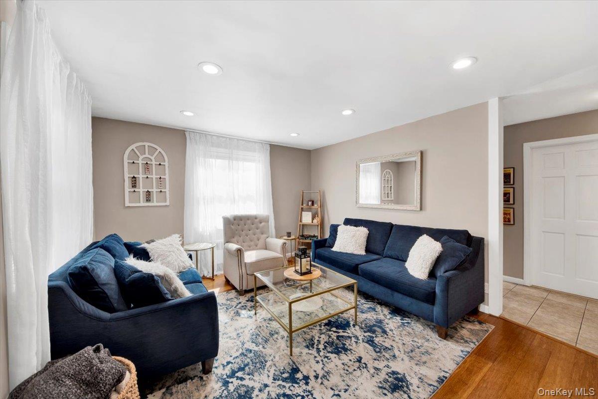 13 Sunset Hill Road, Putnam Valley, NY 10579