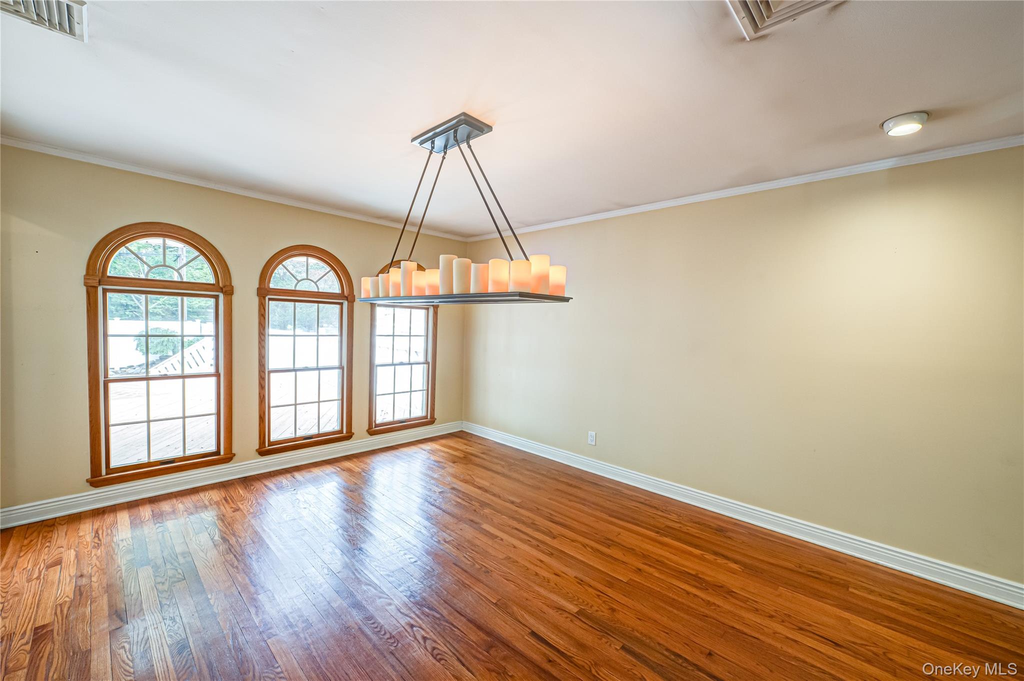 1872 Park Drive, Seaford, NY 11783