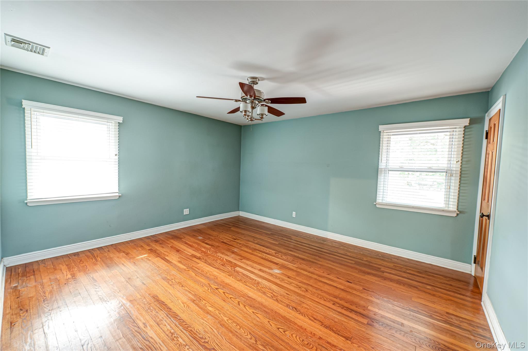 1872 Park Drive, Seaford, NY 11783