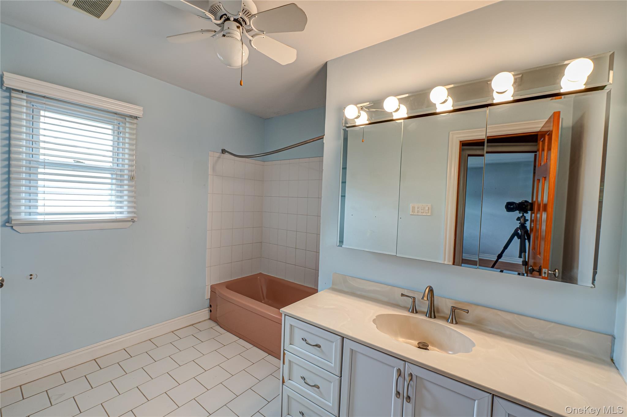 1872 Park Drive, Seaford, NY 11783