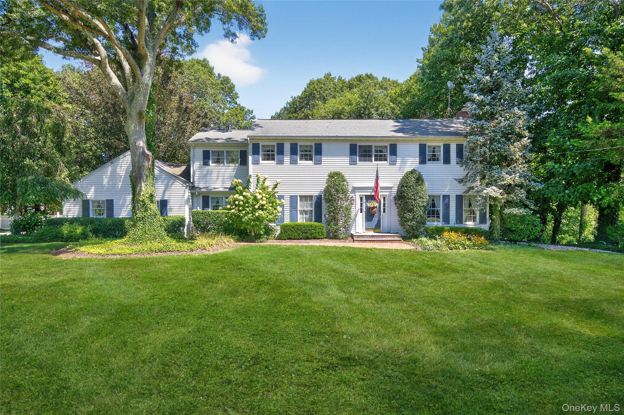 10 Thorman Lane, Huntington, NY 11743