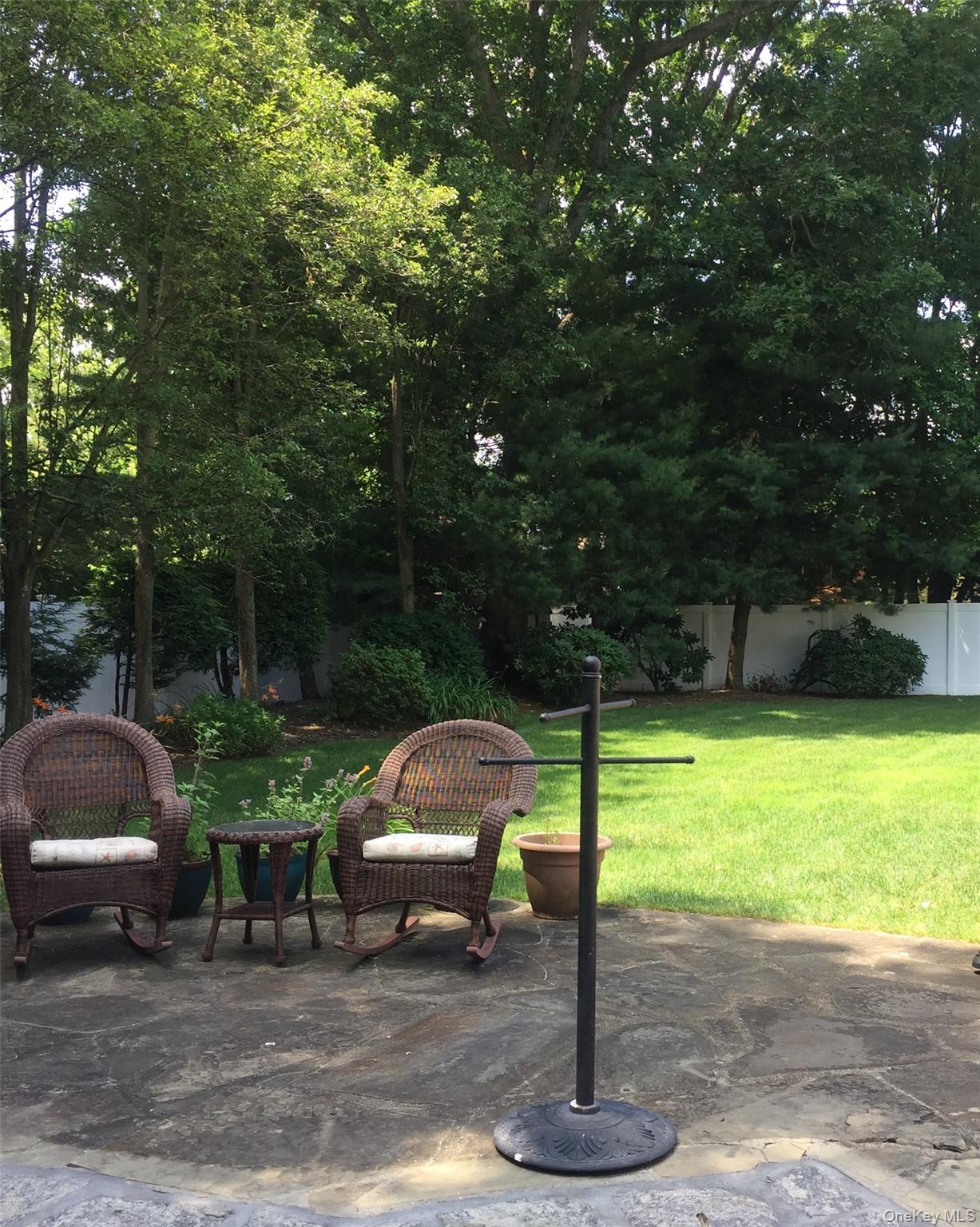 62 Burton Lane, Commack, NY 11725