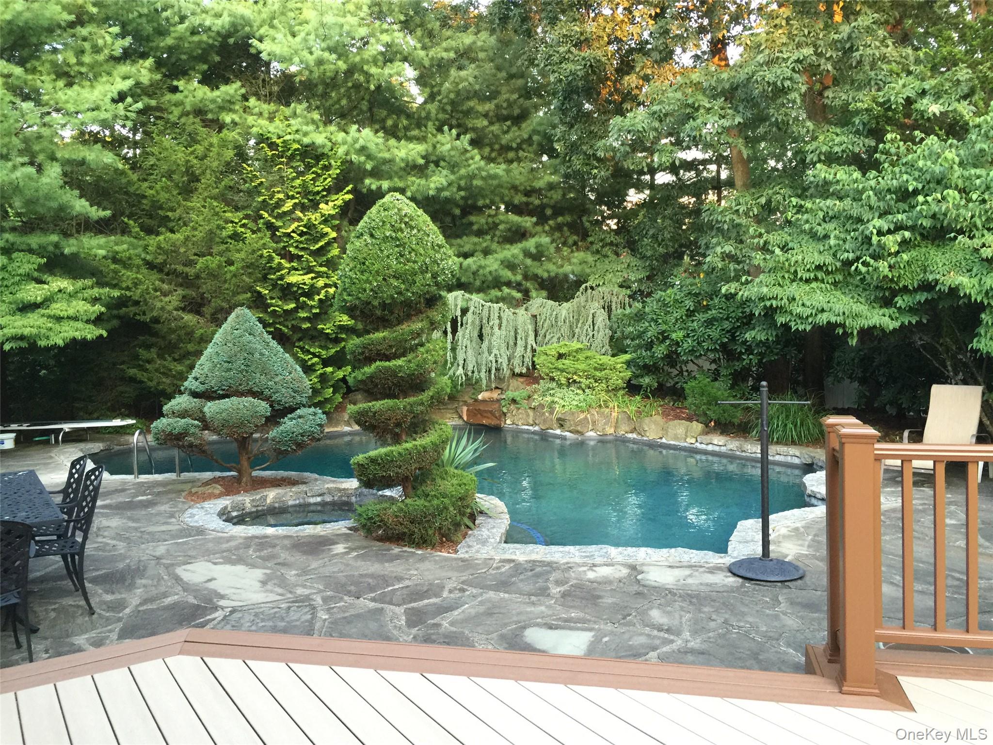 62 Burton Lane, Commack, NY 11725