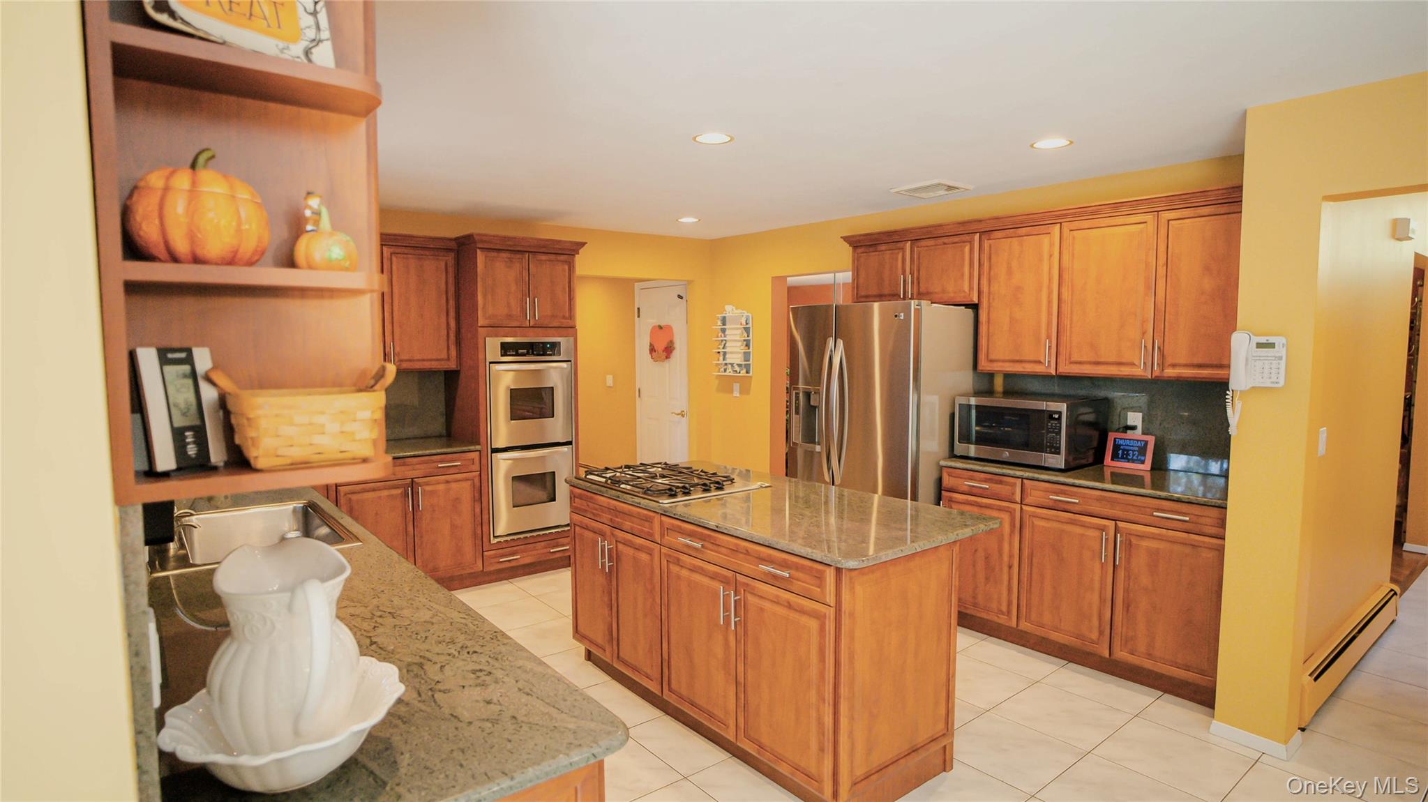 62 Burton Lane, Commack, NY 11725