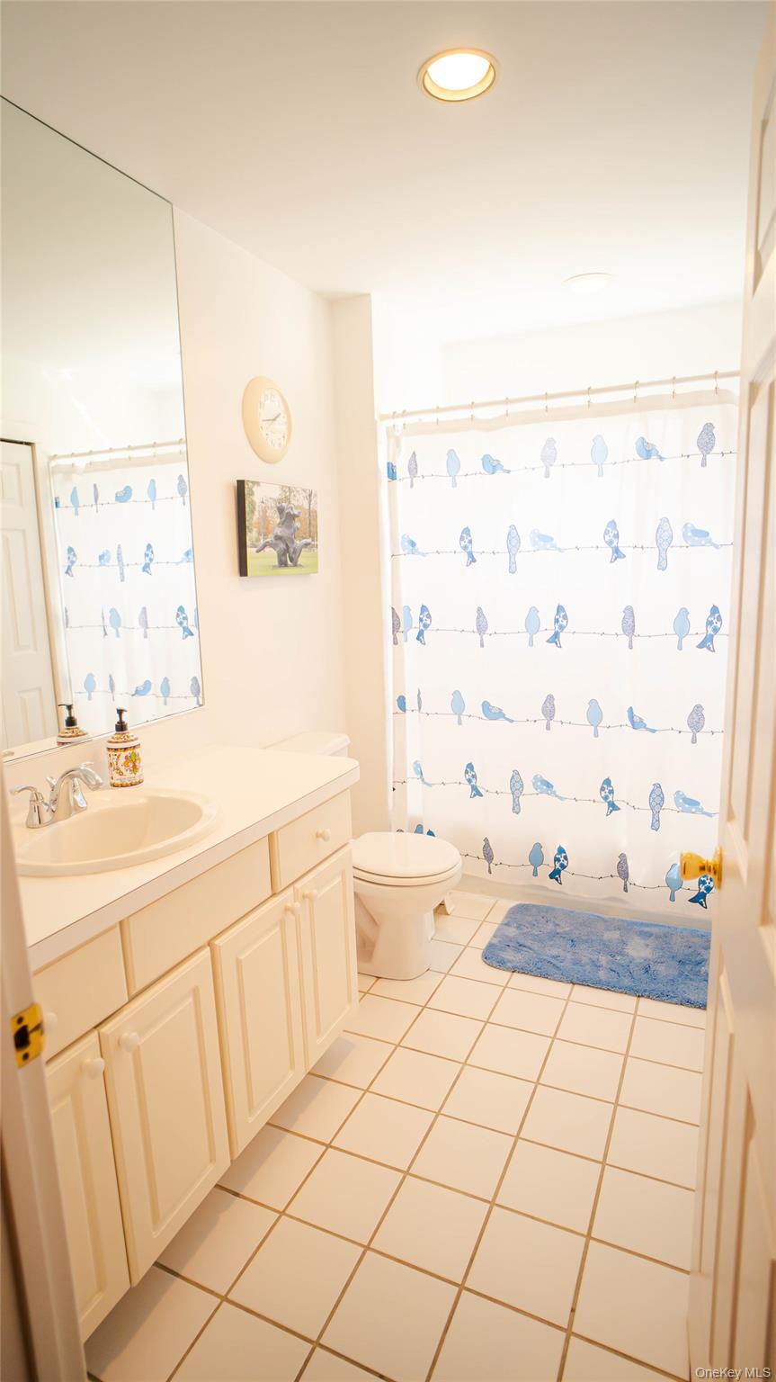 62 Burton Lane, Commack, NY 11725