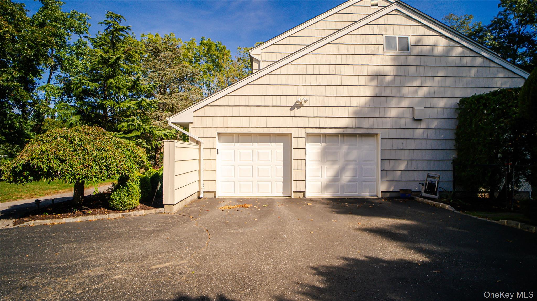 62 Burton Lane, Commack, NY 11725