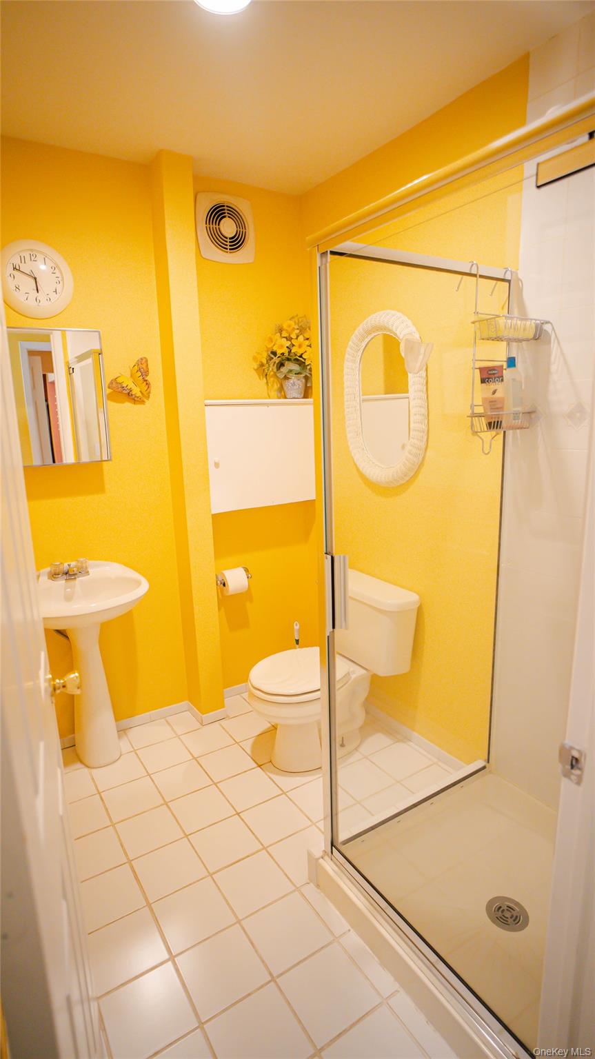 62 Burton Lane, Commack, NY 11725