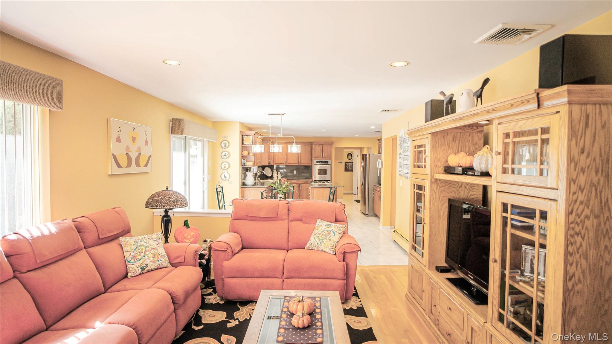 62 Burton Lane, Commack, NY 11725