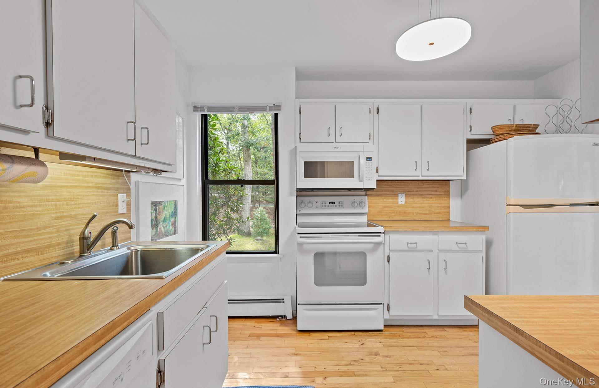 12 Todd Drive, East Hampton, NY 11937