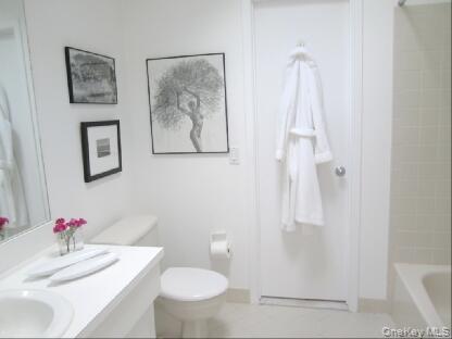 12 Todd Drive, East Hampton, NY 11937