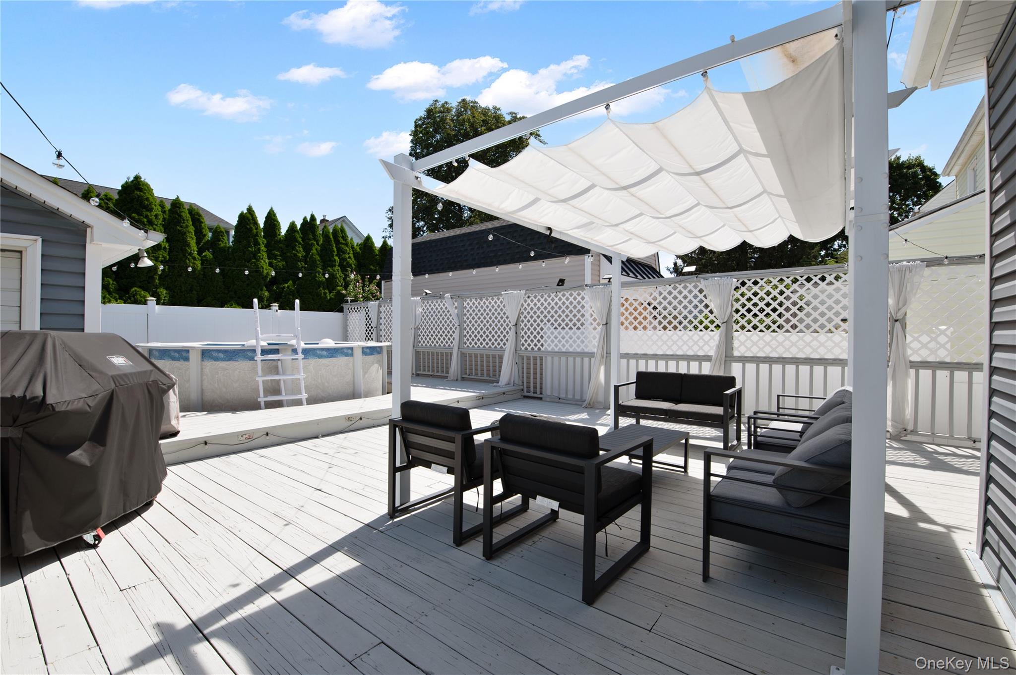 408 Wellington Road, Mineola, NY 11501