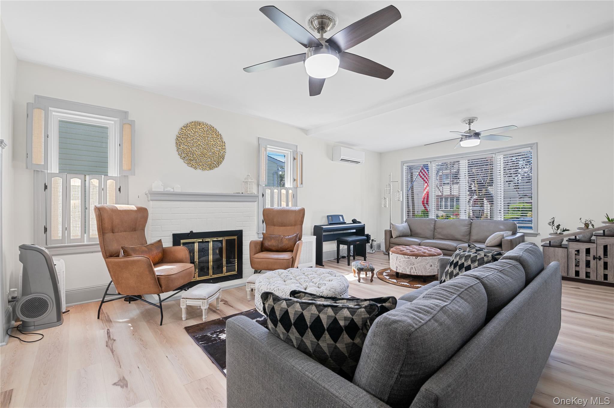 408 Wellington Road, Mineola, NY 11501