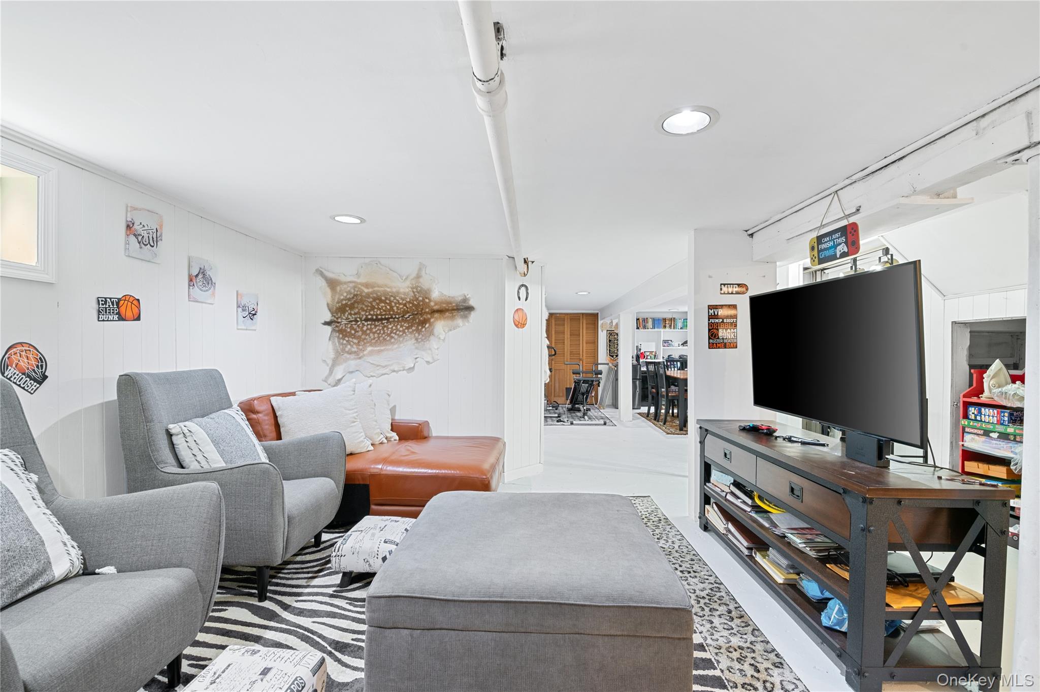 408 Wellington Road, Mineola, NY 11501