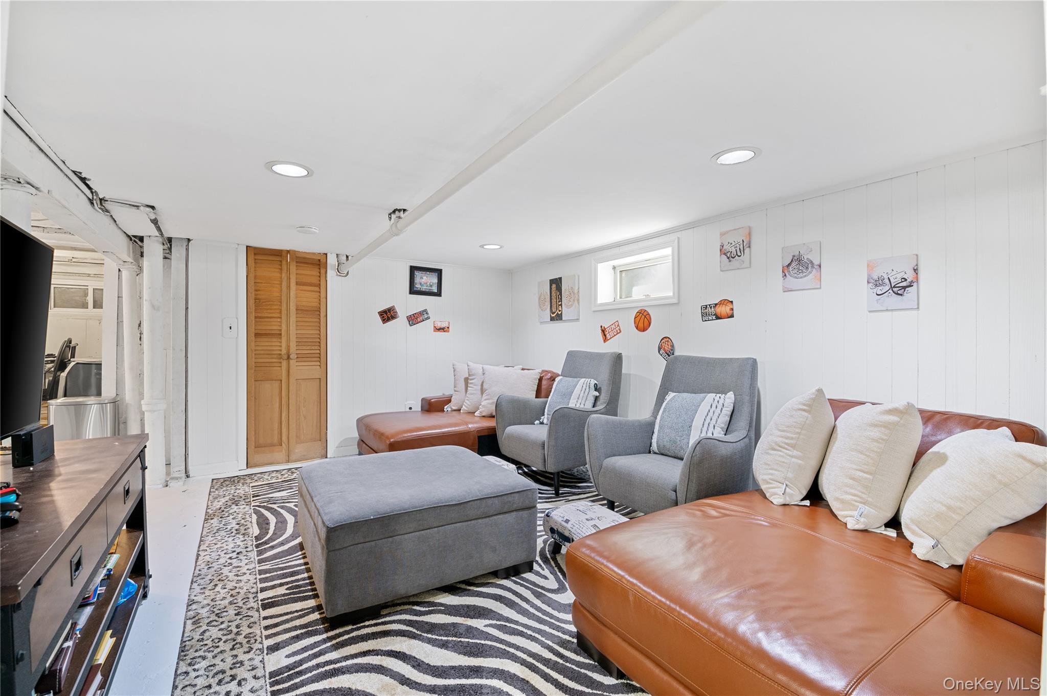 408 Wellington Road, Mineola, NY 11501