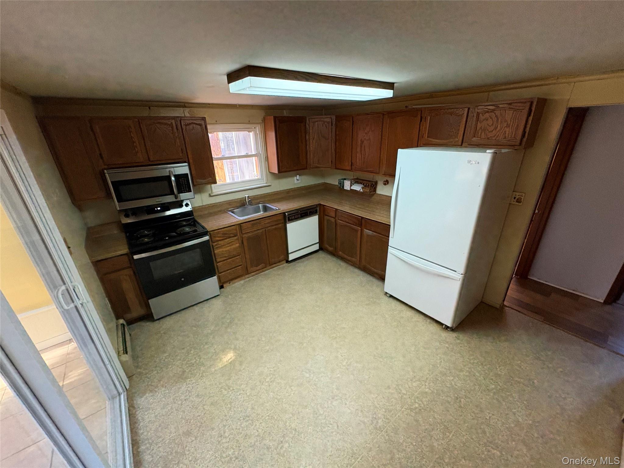 192 Woodland Drive, East Islip, NY 11730