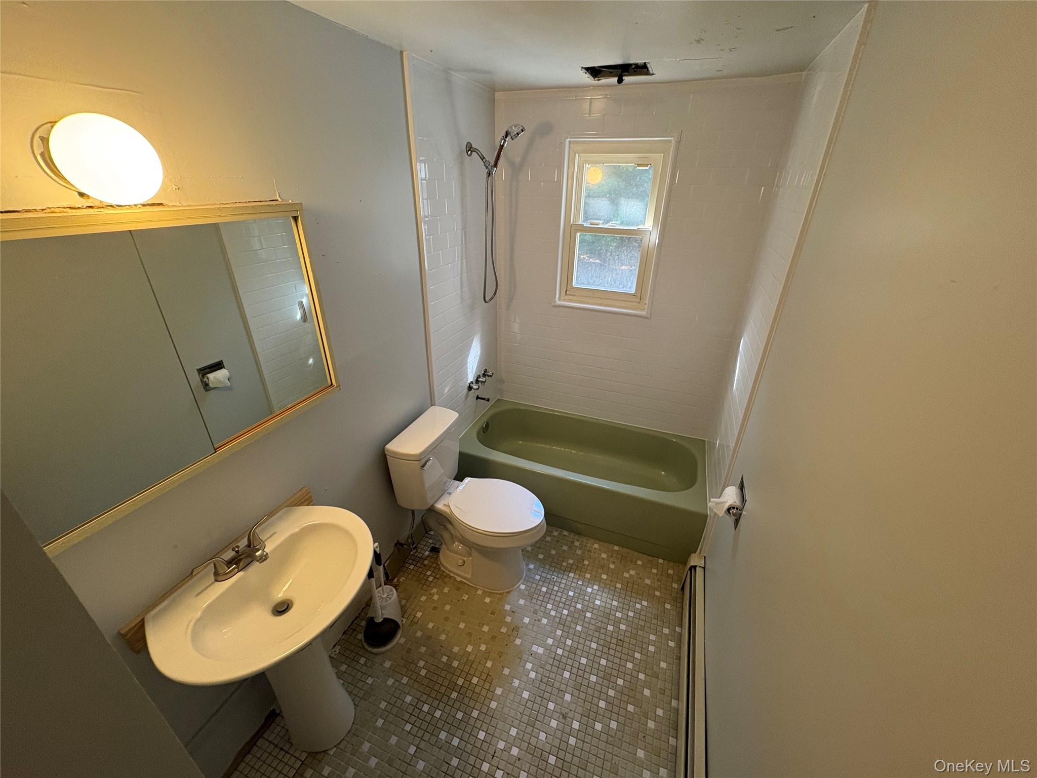 192 Woodland Drive, East Islip, NY 11730