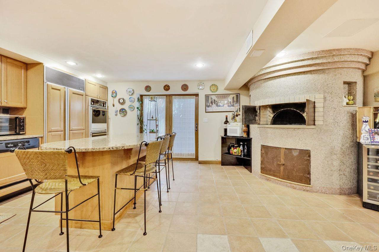 101 Harold Road, Woodmere, NY 11598