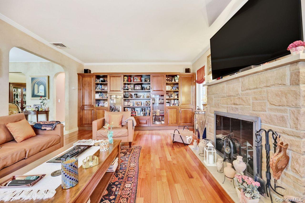 101 Harold Road, Woodmere, NY 11598