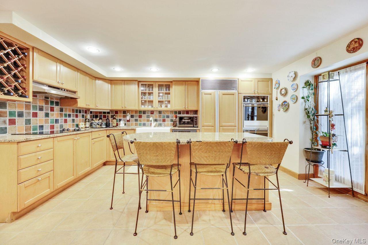 101 Harold Road, Woodmere, NY 11598