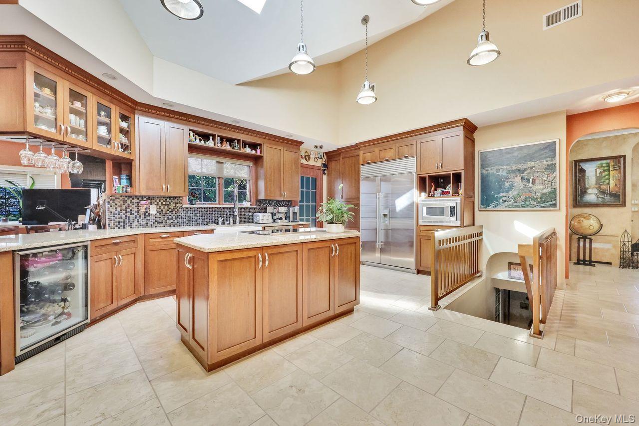 101 Harold Road, Woodmere, NY 11598