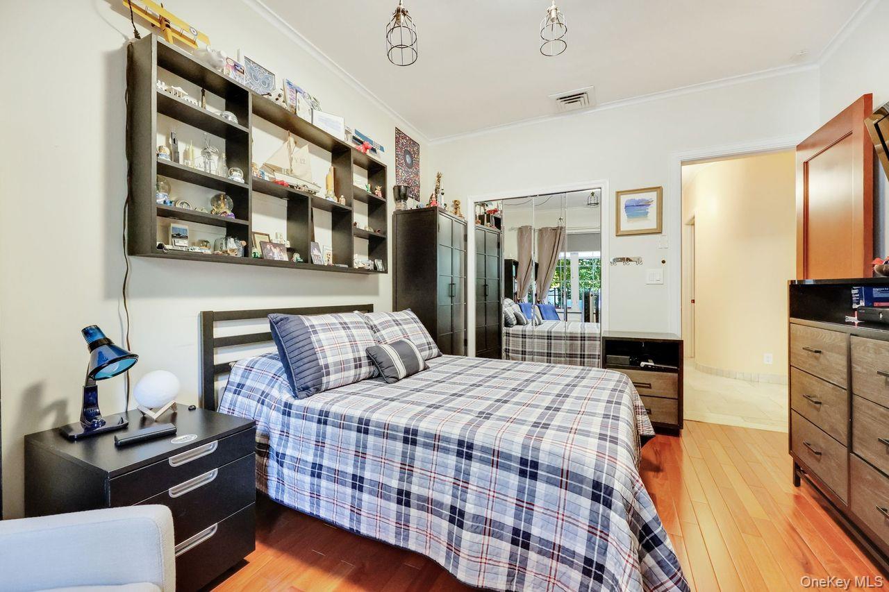 101 Harold Road, Woodmere, NY 11598