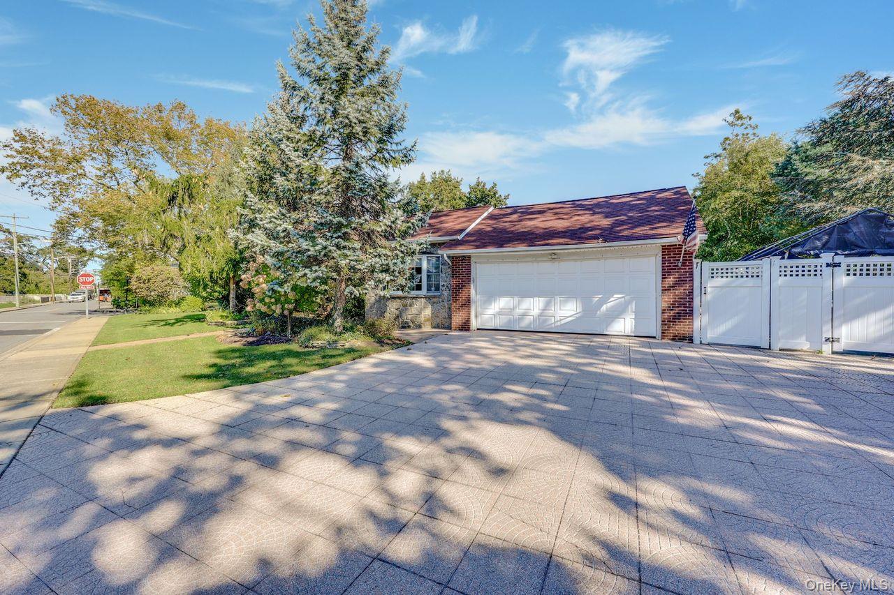 101 Harold Road, Woodmere, NY 11598