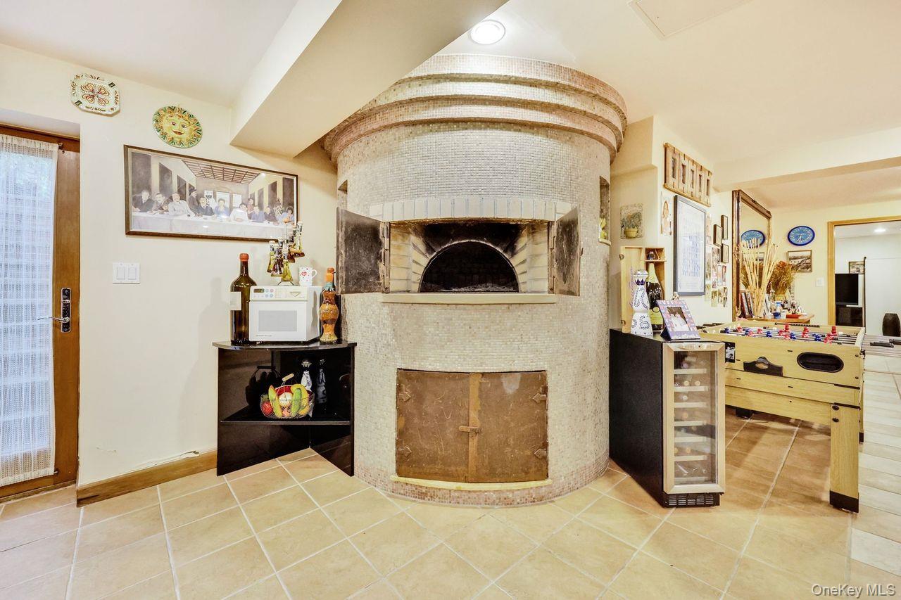 101 Harold Road, Woodmere, NY 11598