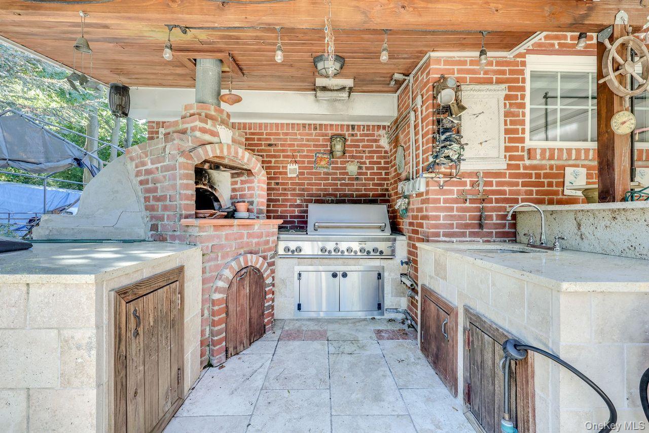 101 Harold Road, Woodmere, NY 11598