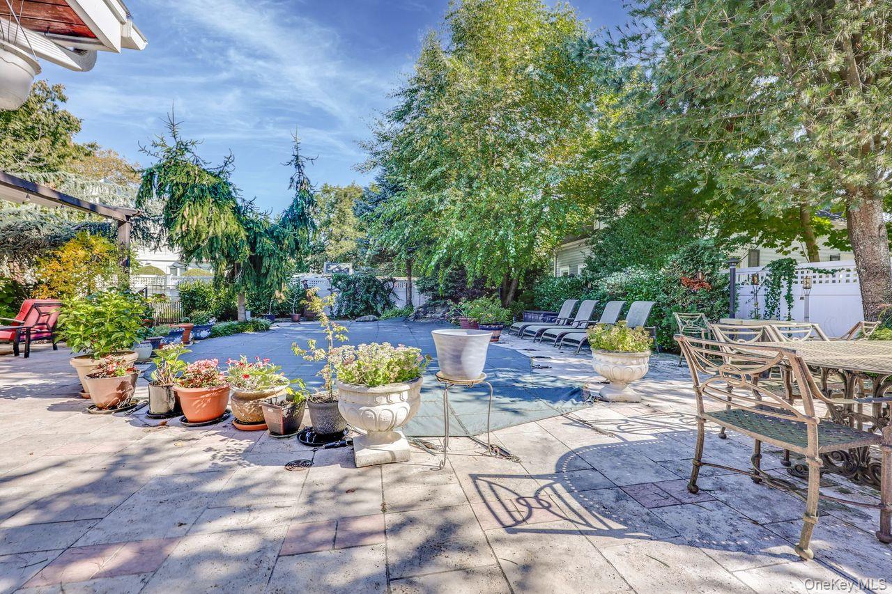 101 Harold Road, Woodmere, NY 11598