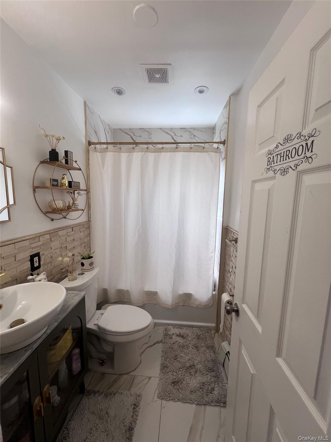 44 Frank Street, Valley Stream, NY 11580