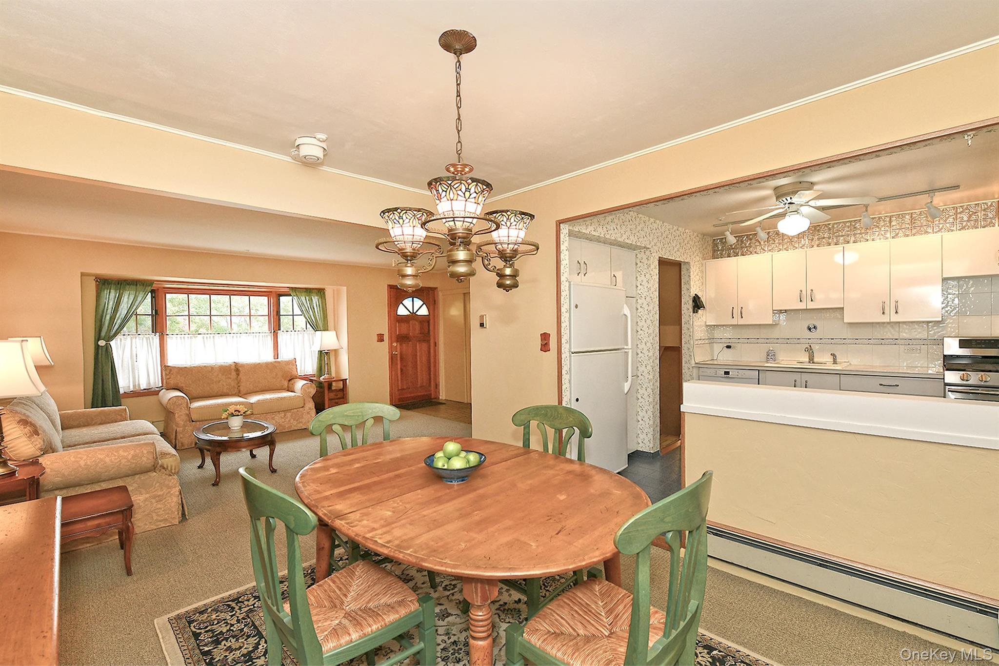 28 Halcourt Drive, Plainview, NY 11803