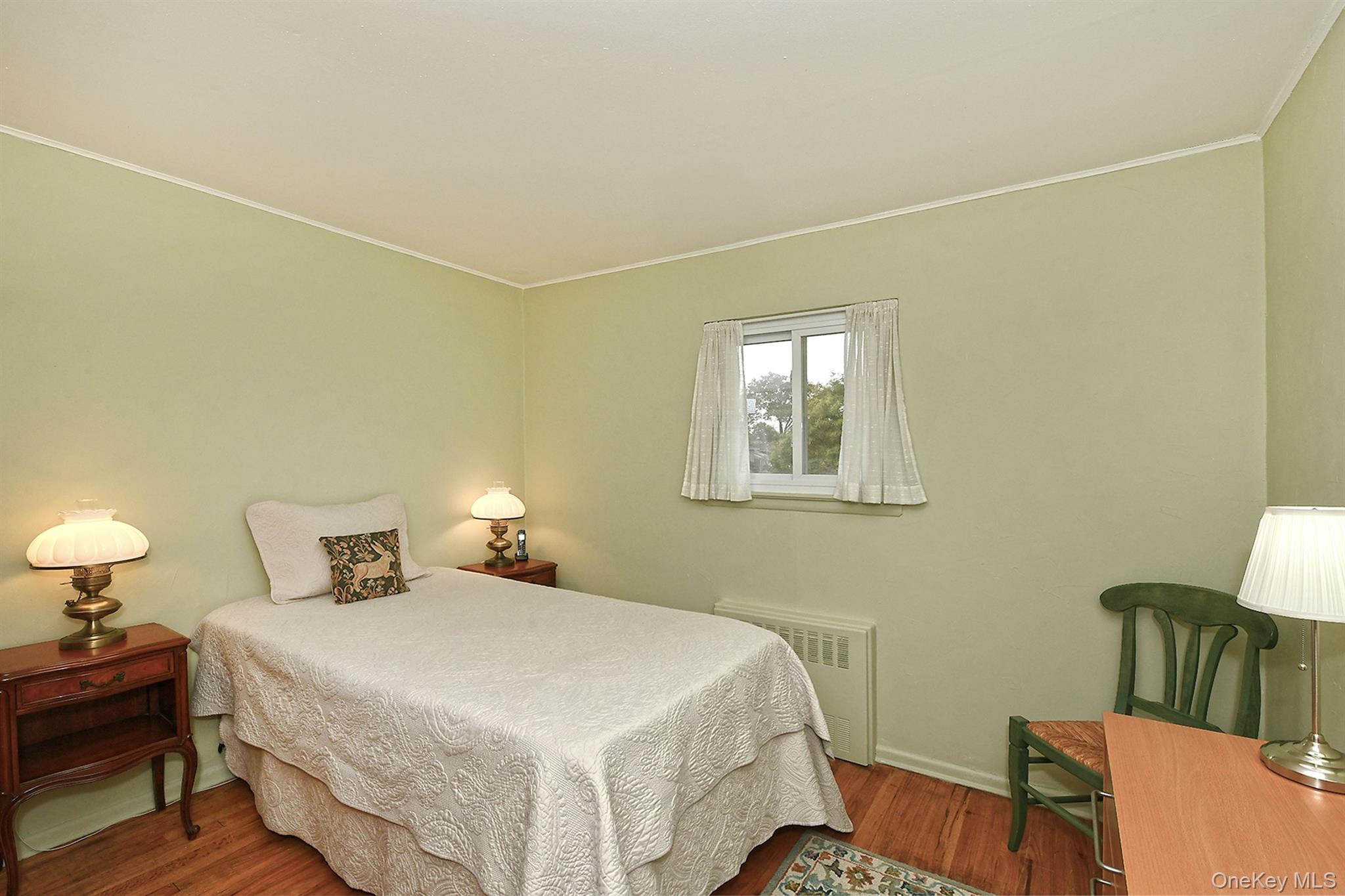 28 Halcourt Drive, Plainview, NY 11803