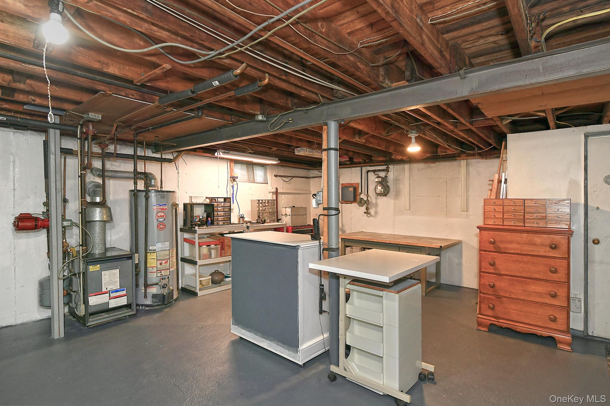 28 Halcourt Drive, Plainview, NY 11803