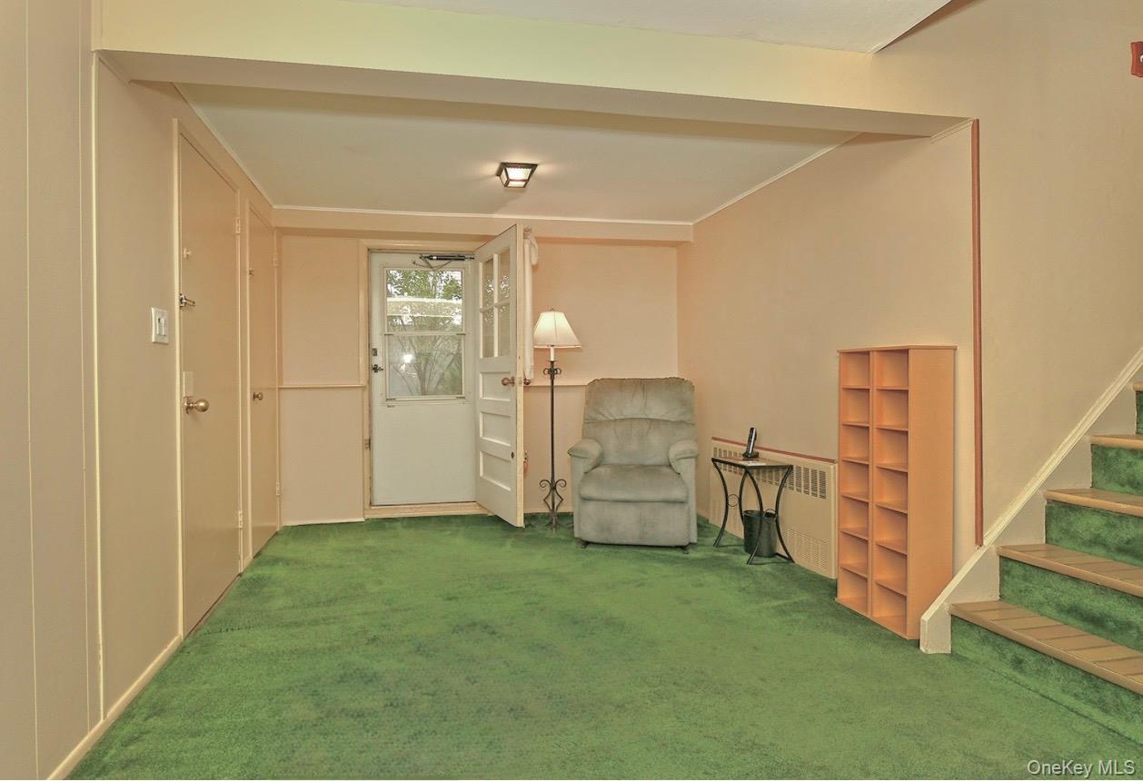 28 Halcourt Drive, Plainview, NY 11803