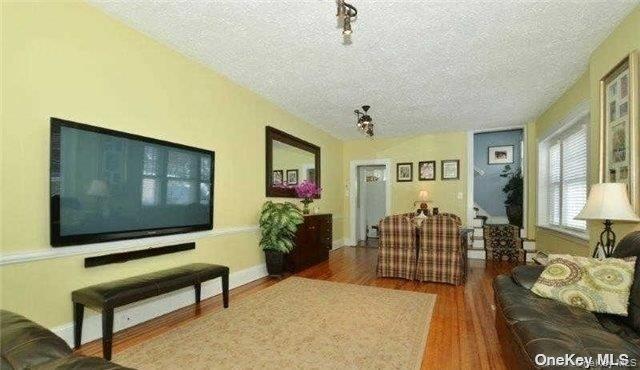 31 Highland Court, Huntington, NY 11743