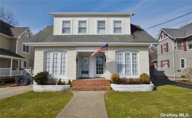 31 Highland Court, Huntington, NY 11743