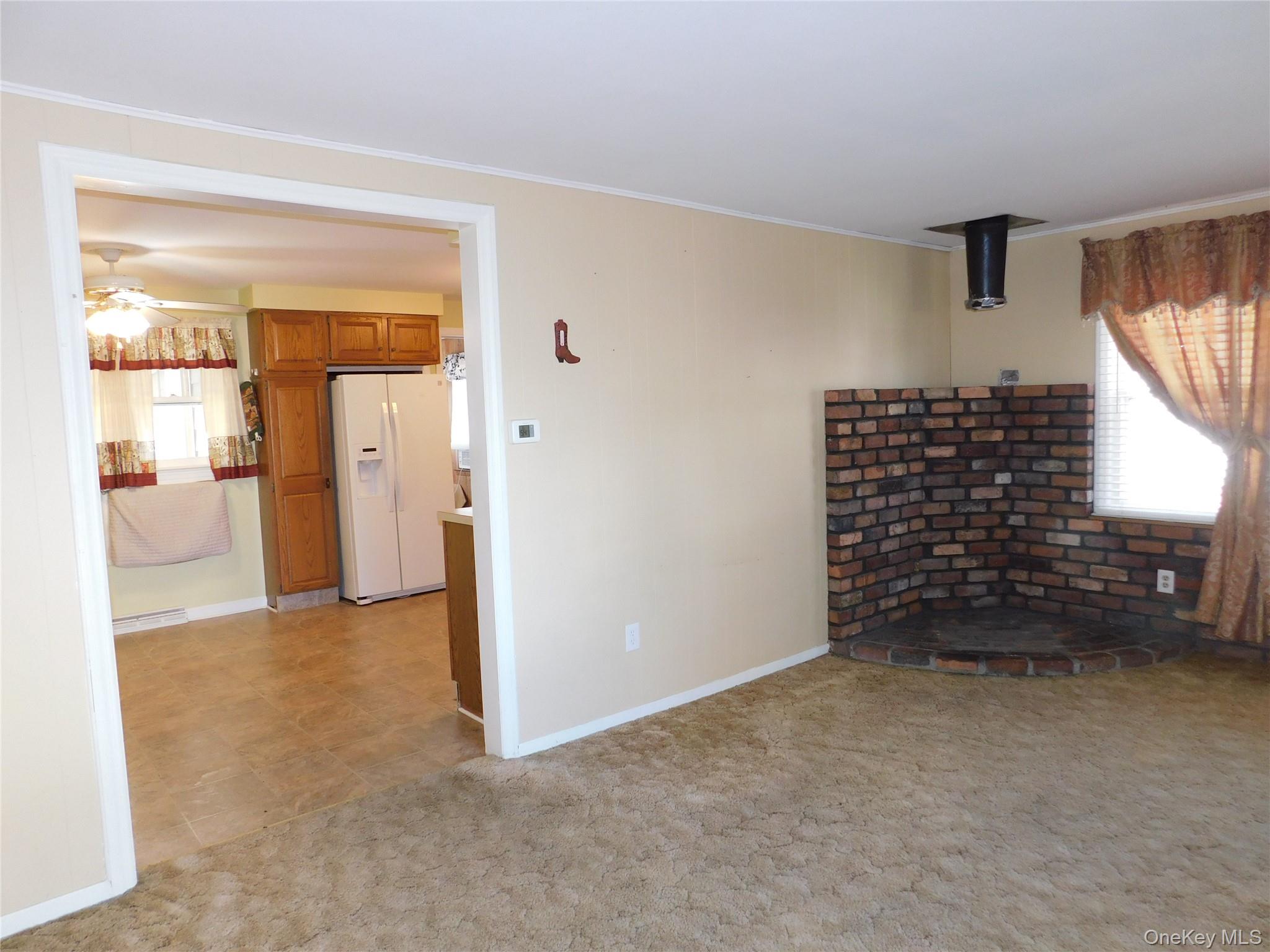 15 Dewitt St, Ellenville, NY 12428