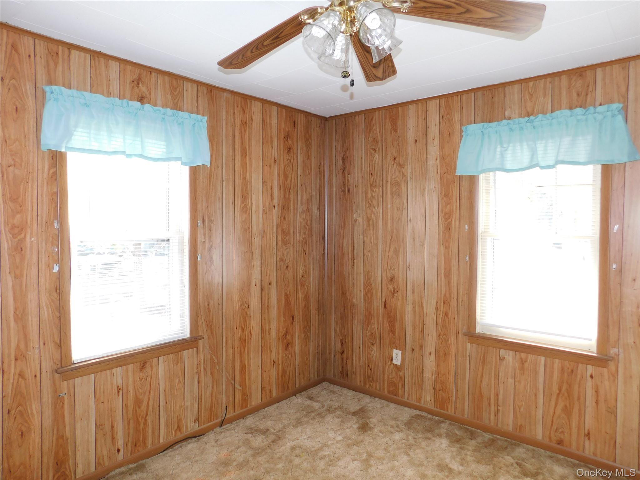 15 Dewitt St, Ellenville, NY 12428