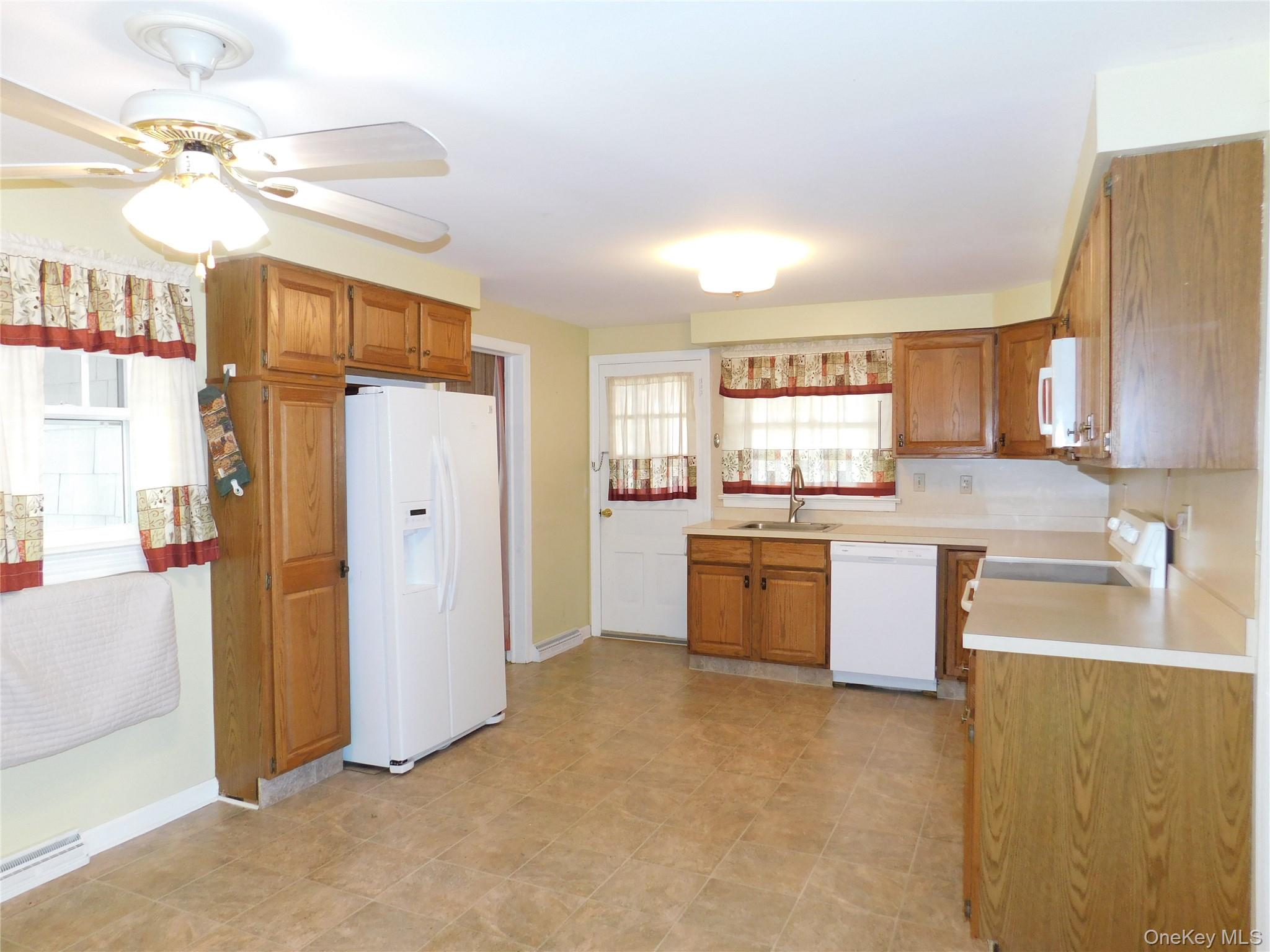 15 Dewitt St, Ellenville, NY 12428