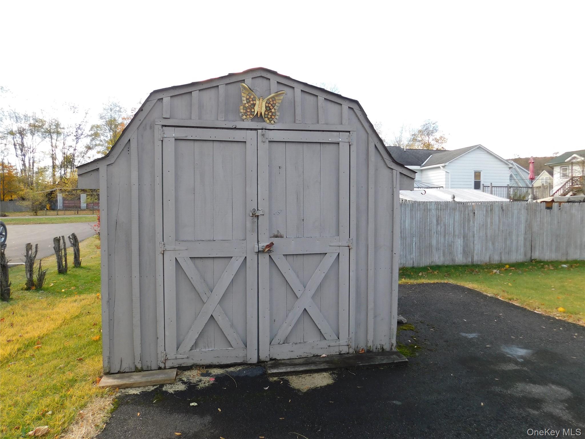 15 Dewitt St, Ellenville, NY 12428