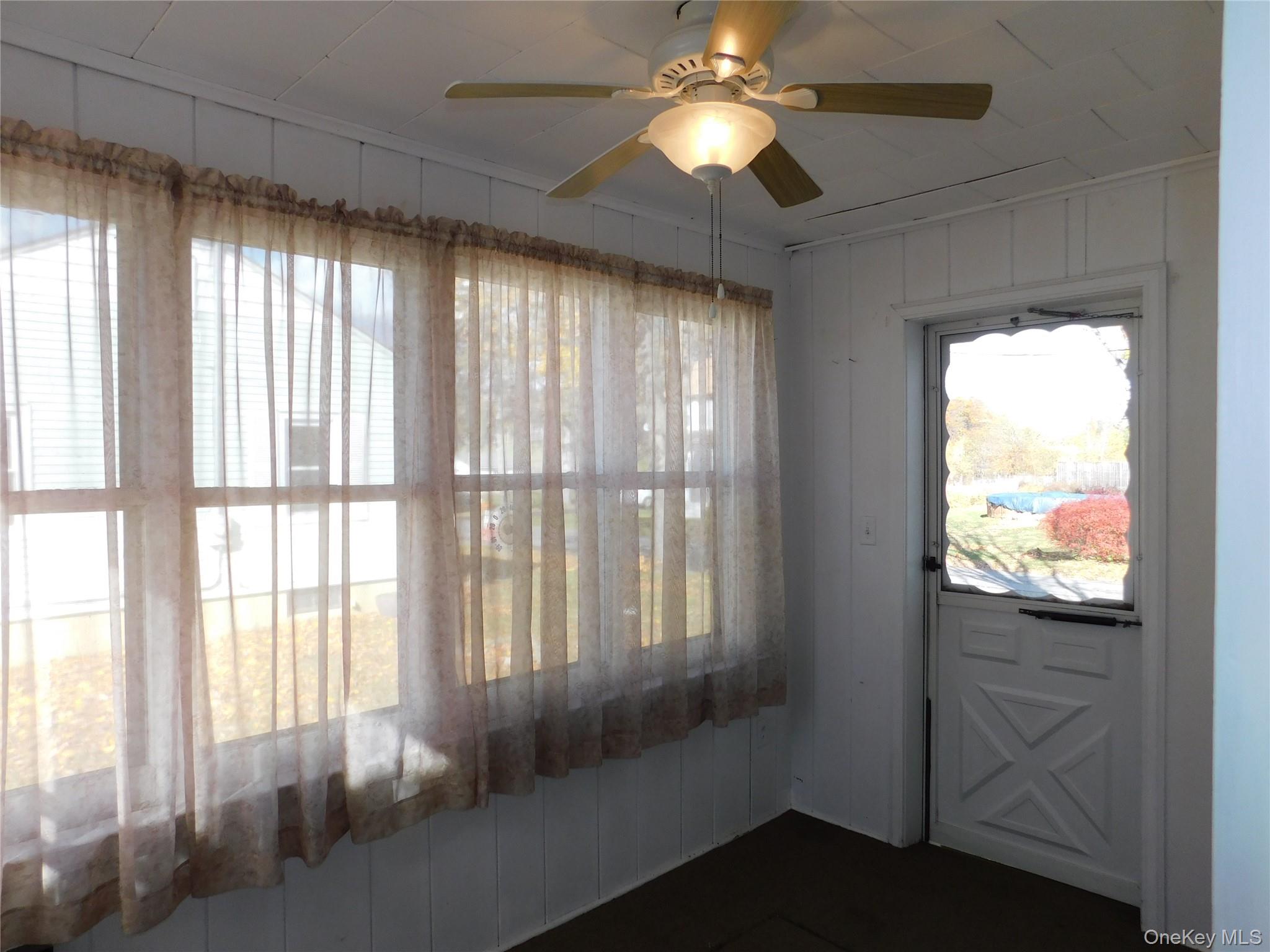 15 Dewitt St, Ellenville, NY 12428