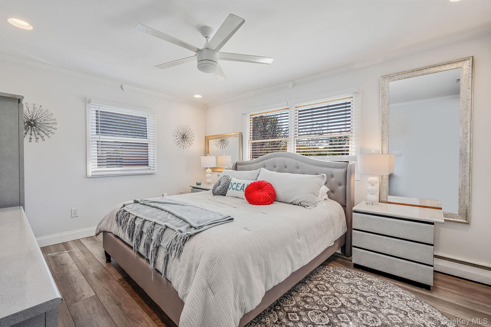 16 Dexter Lane, Kings Park, NY 11754