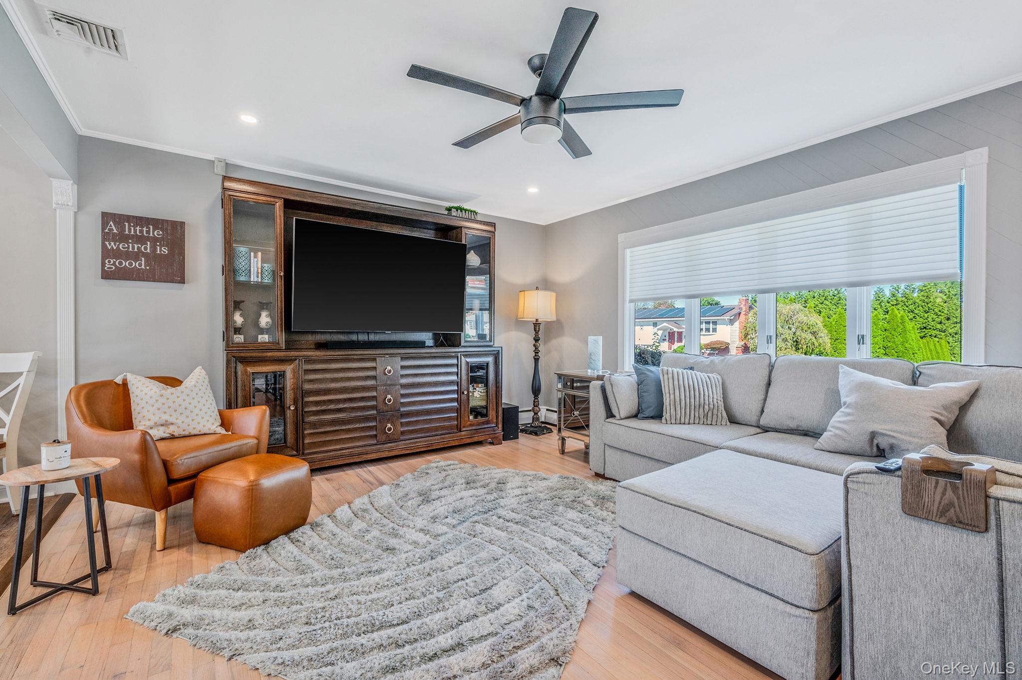 16 Dexter Lane, Kings Park, NY 11754