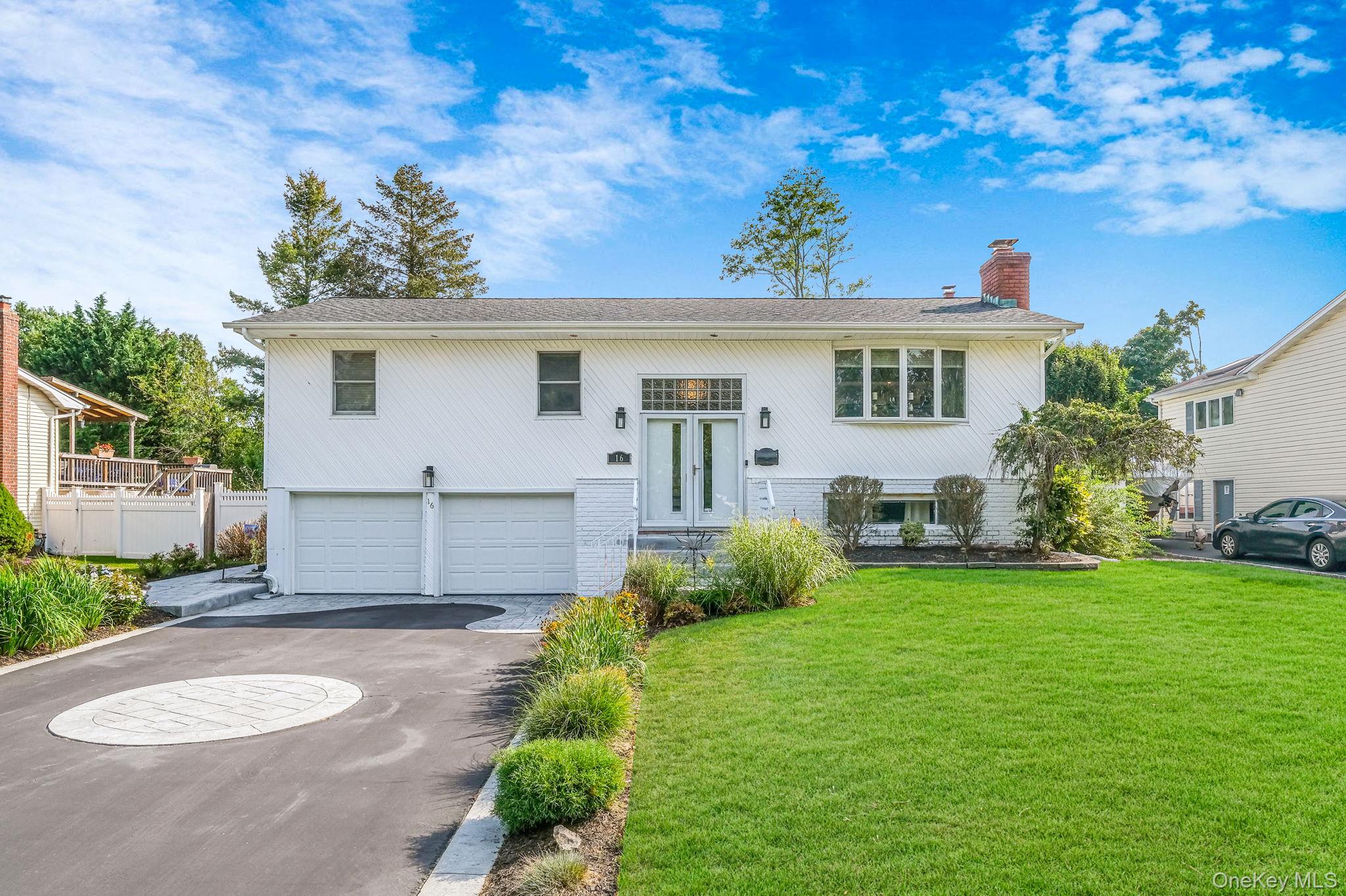 16 Dexter Lane, Kings Park, NY 11754