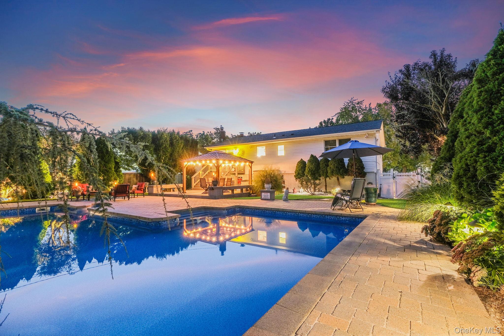 16 Dexter Lane, Kings Park, NY 11754