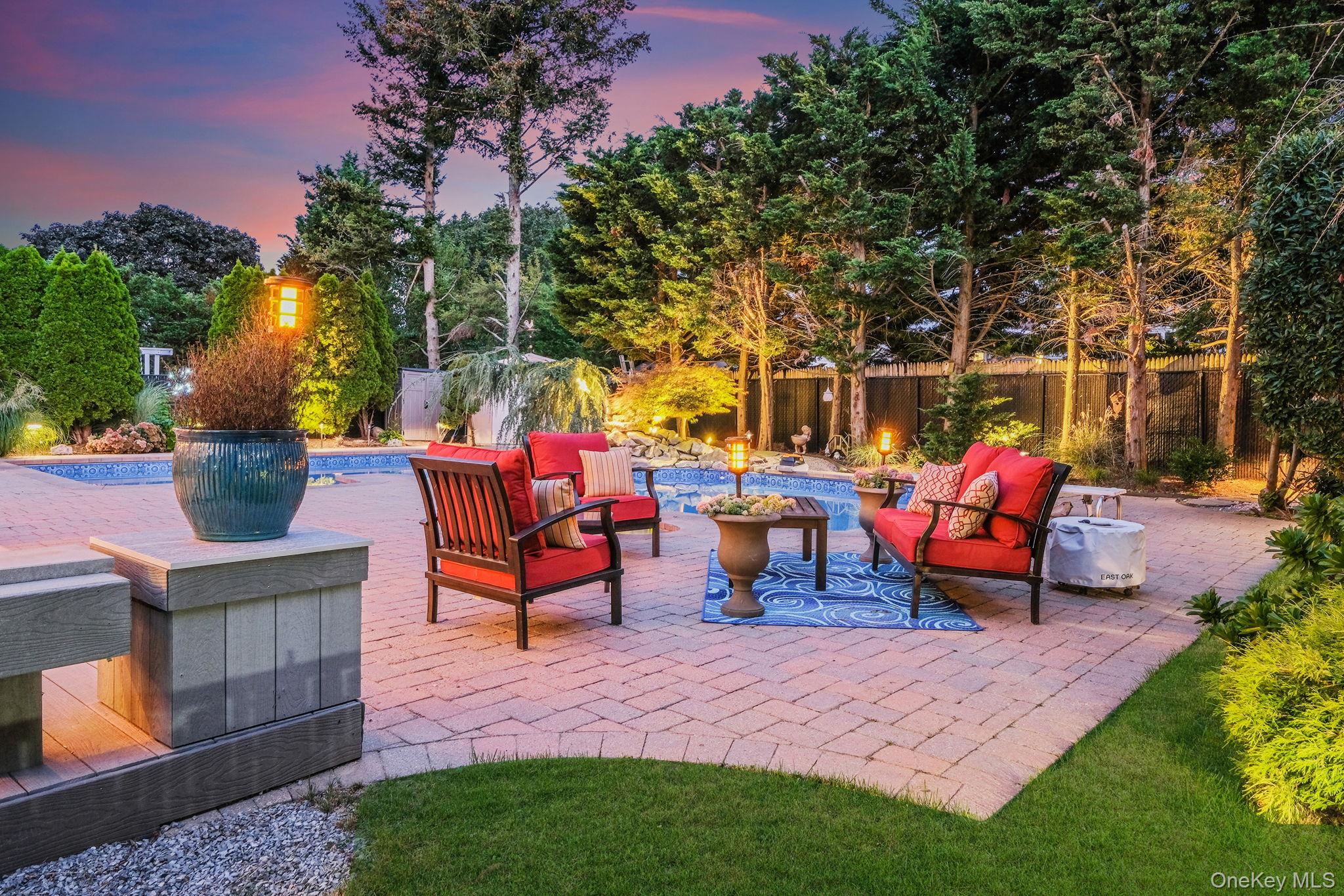 16 Dexter Lane, Kings Park, NY 11754